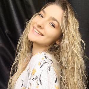 Meet your Posher, Leah